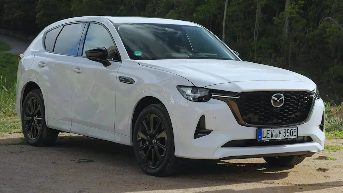 マツダCX-60 e-Skyactiv PHEV（欧州仕様）のフロントビュー